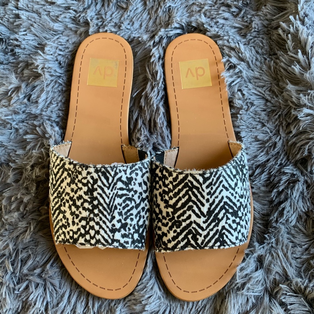 DV sandals